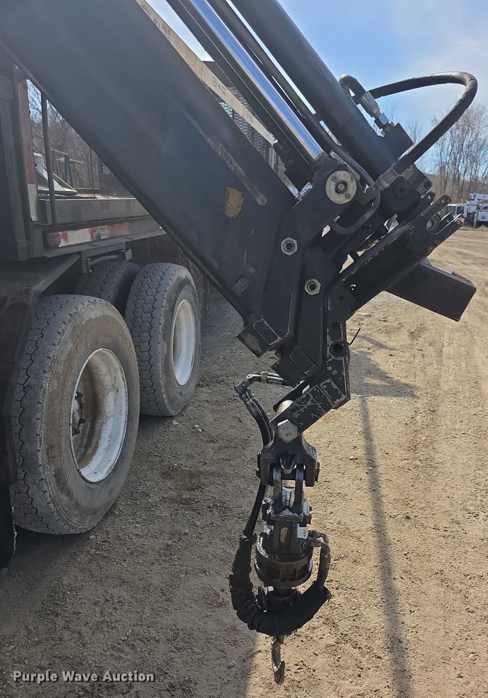 image for item FI0804 2006 Peterbilt 357 crane truck