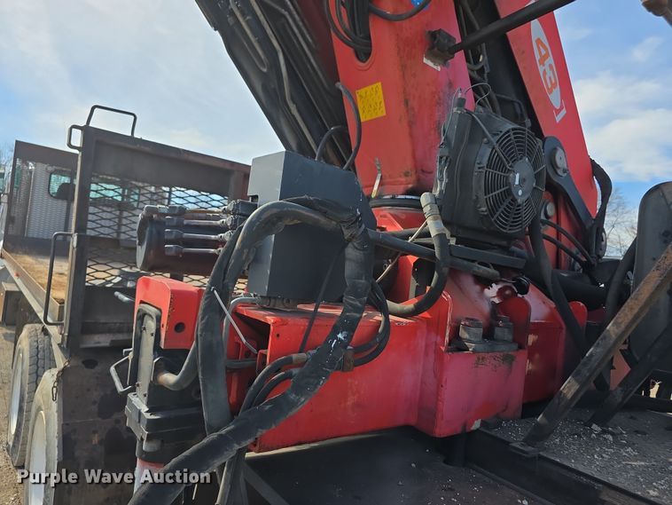 image for item FI0804 2006 Peterbilt 357 crane truck