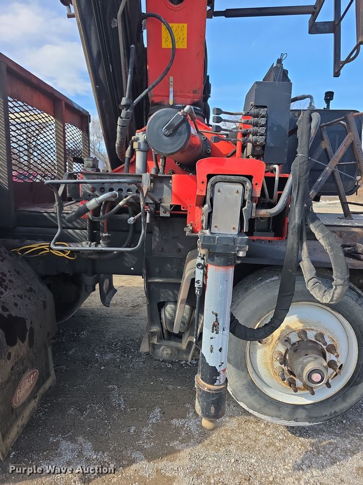 image for item FI0804 2006 Peterbilt 357 crane truck