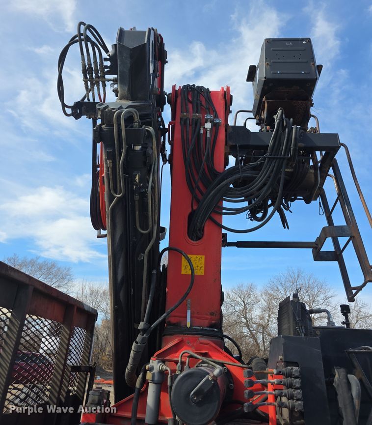 image for item FI0804 2006 Peterbilt 357 crane truck