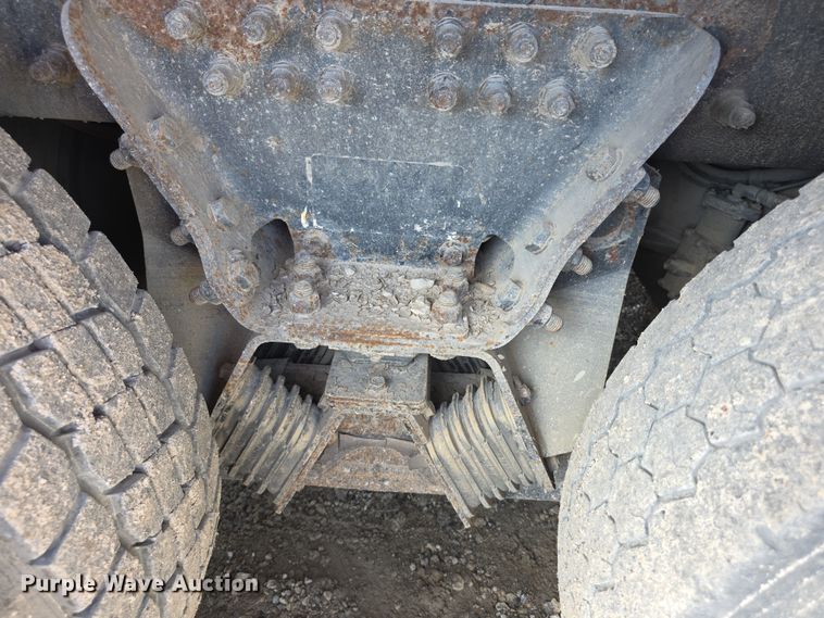 image for item FI0804 2006 Peterbilt 357 crane truck