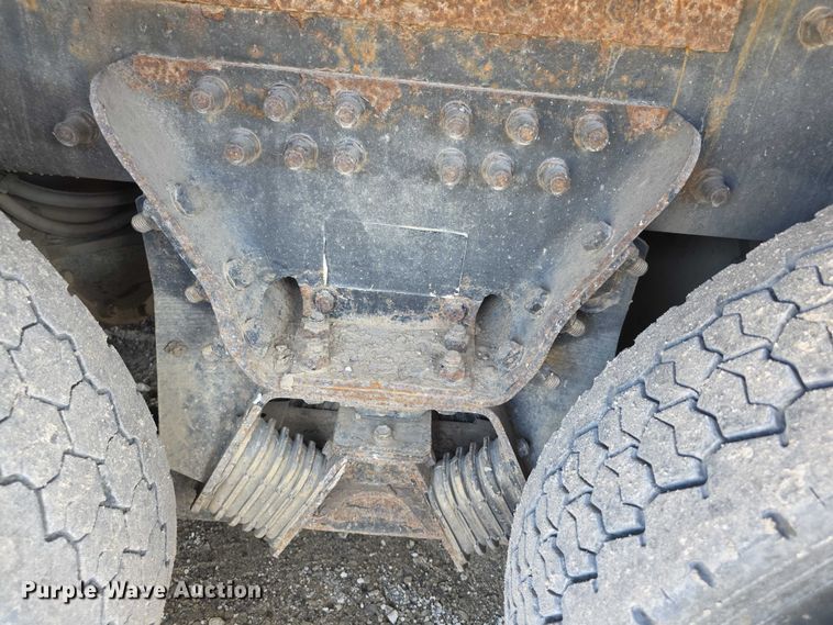 image for item FI0804 2006 Peterbilt 357 crane truck