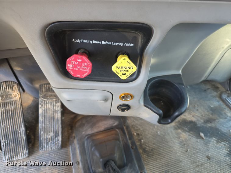 image for item FI0804 2006 Peterbilt 357 crane truck