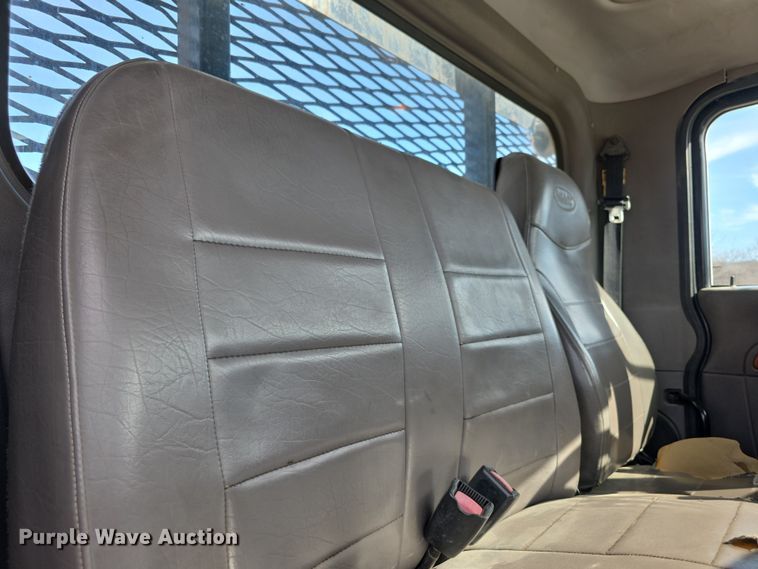 image for item FI0804 2006 Peterbilt 357 crane truck