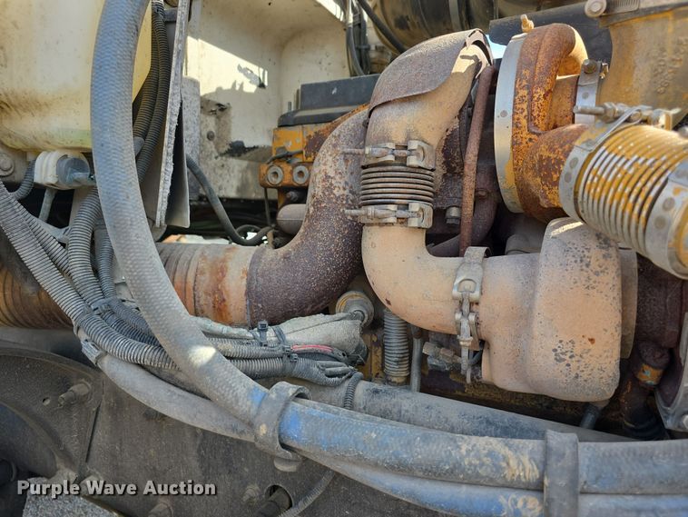 image for item FI0804 2006 Peterbilt 357 crane truck