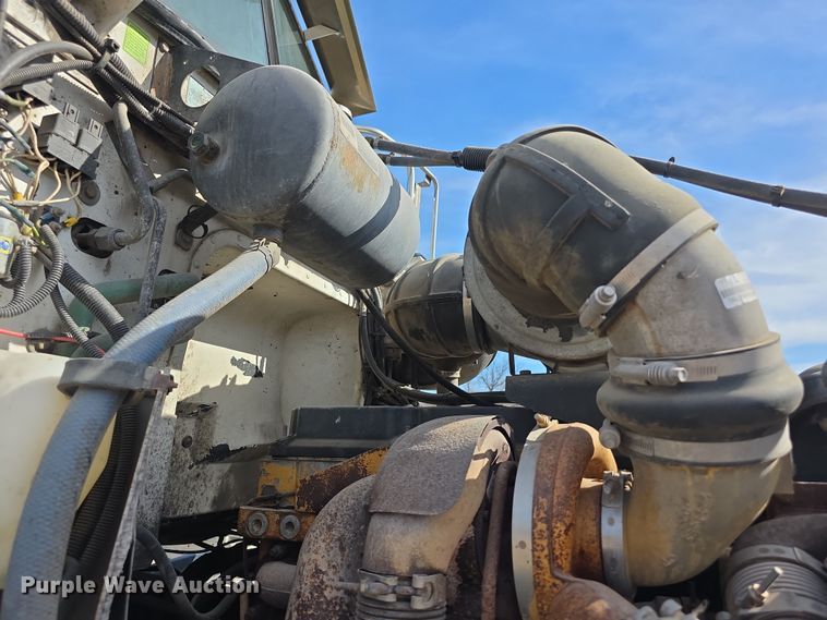 image for item FI0804 2006 Peterbilt 357 crane truck