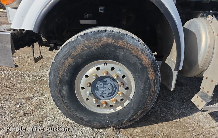 image for item FI0804 2006 Peterbilt 357 crane truck