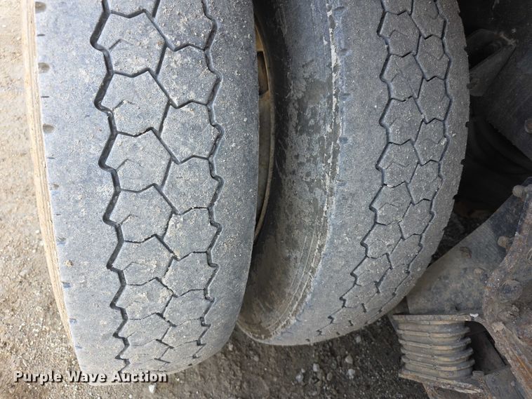 image for item FI0804 2006 Peterbilt 357 crane truck