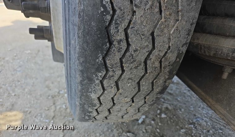 image for item FI0804 2006 Peterbilt 357 crane truck