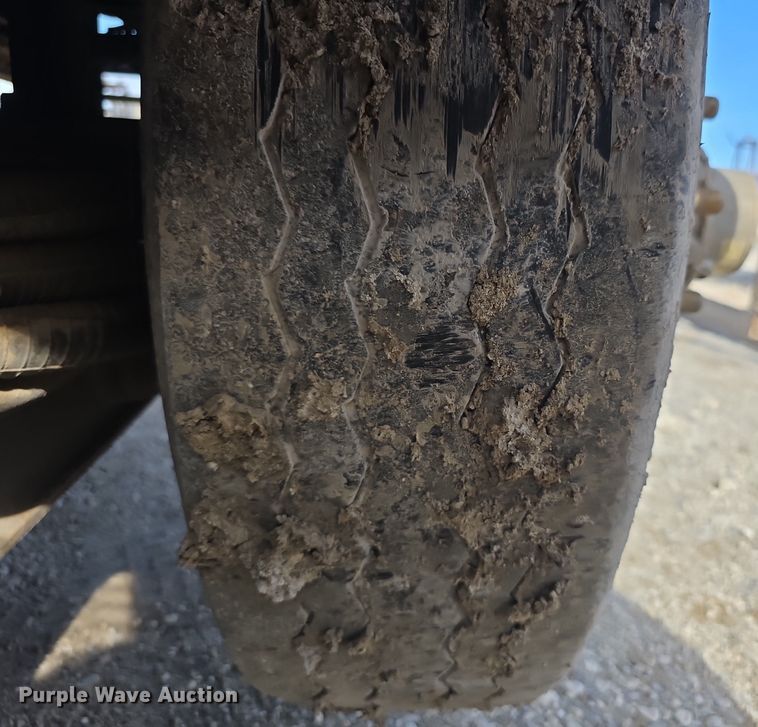 image for item FI0804 2006 Peterbilt 357 crane truck