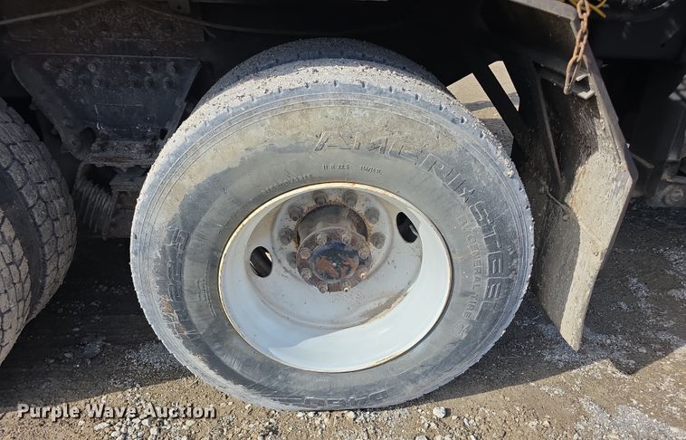 image for item FI0804 2006 Peterbilt 357 crane truck