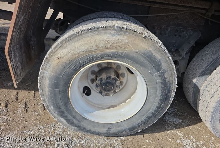 image for item FI0804 2006 Peterbilt 357 crane truck