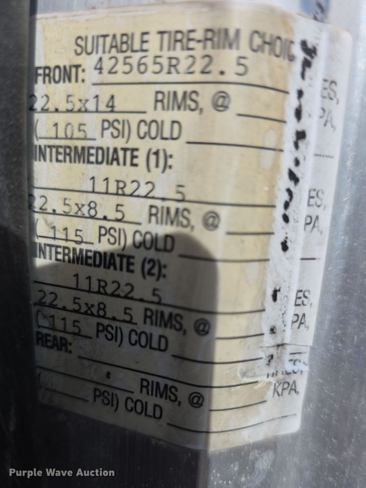 image for item FI0804 2006 Peterbilt 357 crane truck