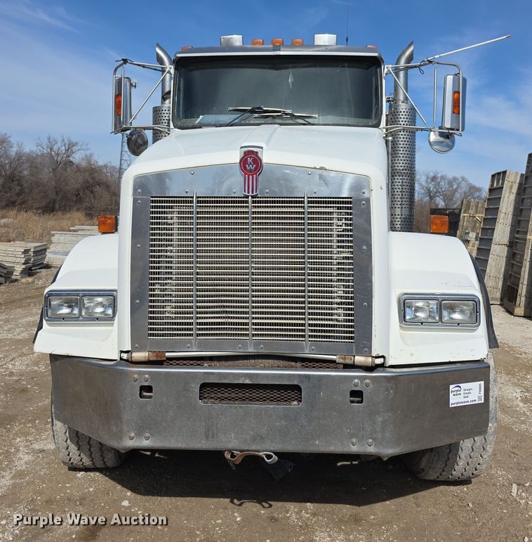 image for item FI0805 Kenworth T800 flatbed truck