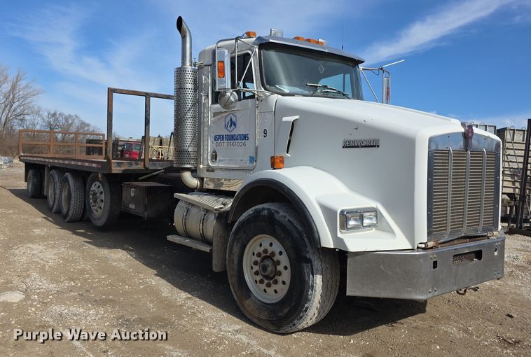 image for item FI0805 Kenworth T800 flatbed truck