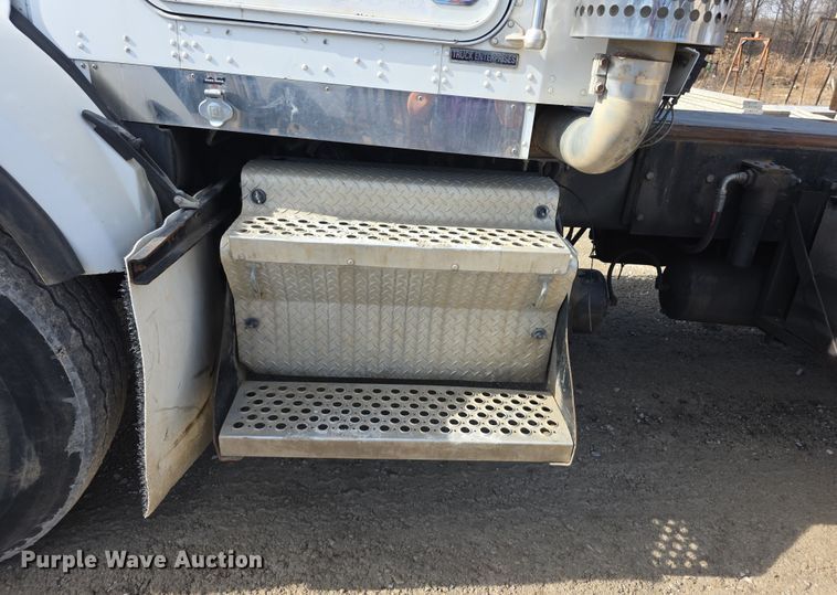 image for item FI0805 Kenworth T800 flatbed truck