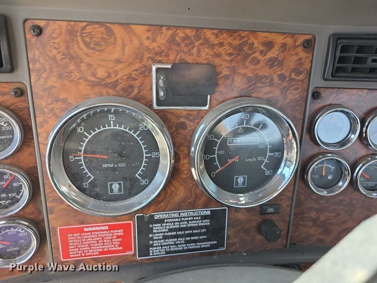 image for item FI0805 Kenworth T800 flatbed truck