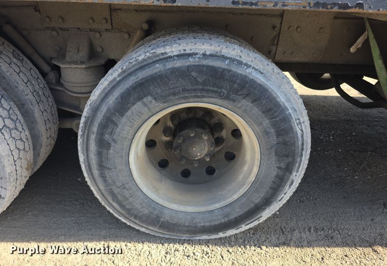 image for item FI0805 Kenworth T800 flatbed truck