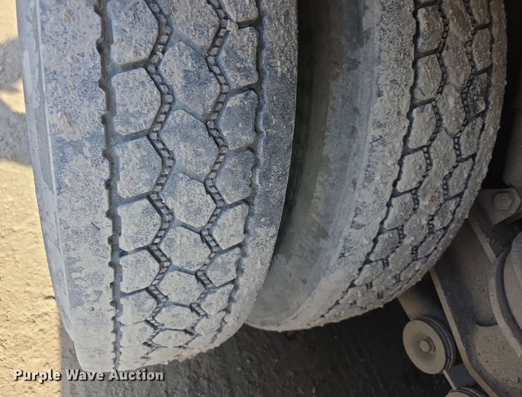 image for item FI0805 Kenworth T800 flatbed truck