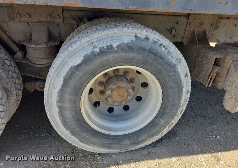 image for item FI0805 Kenworth T800 flatbed truck