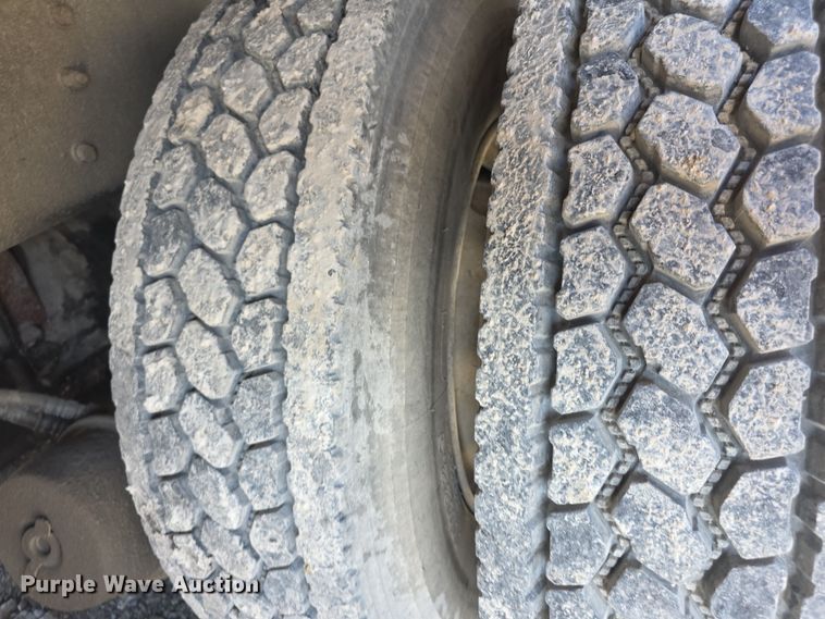 image for item FI0805 Kenworth T800 flatbed truck