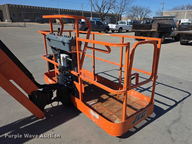 image for item FI0890 2017 JLG 660SJ boom lift