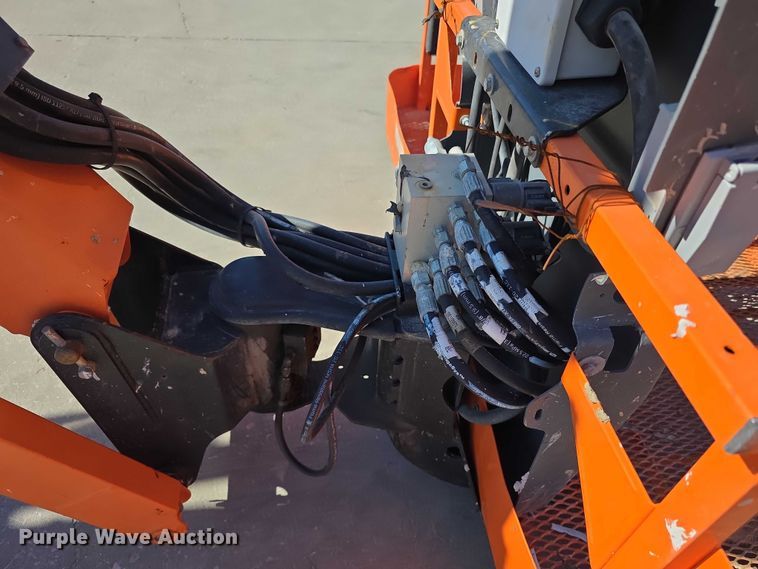 image for item FI0890 2017 JLG 660SJ boom lift