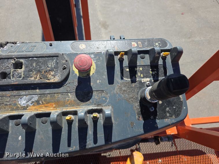 image for item FI0890 2017 JLG 660SJ boom lift