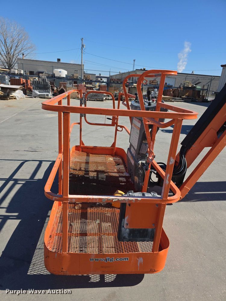image for item FI0890 2017 JLG 660SJ boom lift