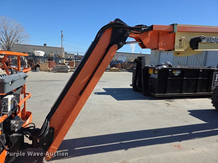 image for item FI0890 2017 JLG 660SJ boom lift