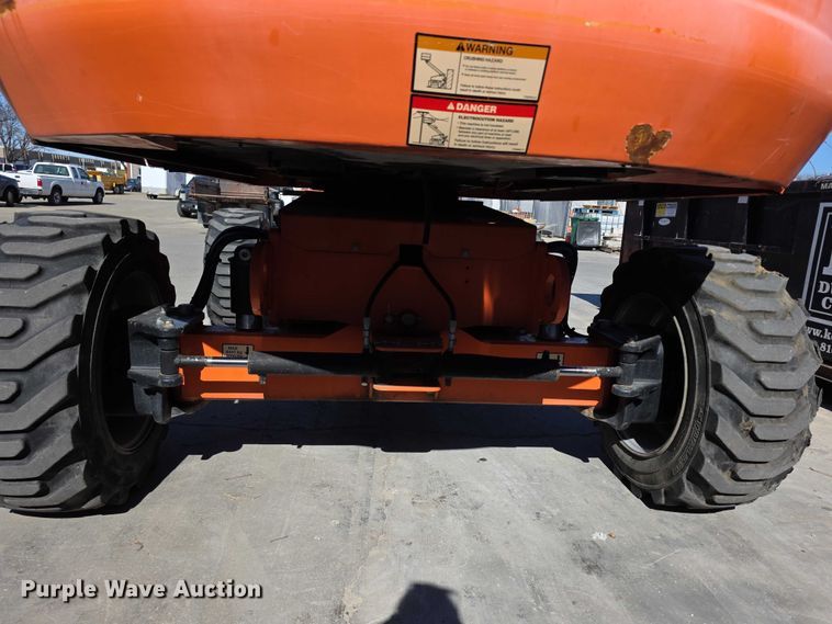 image for item FI0890 2017 JLG 660SJ boom lift