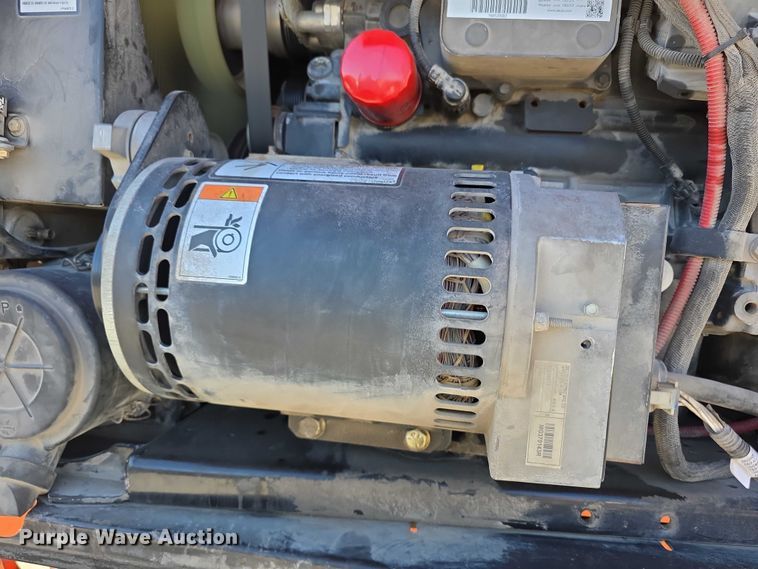 image for item FI0890 2017 JLG 660SJ boom lift