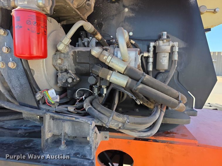 image for item FI0890 2017 JLG 660SJ boom lift