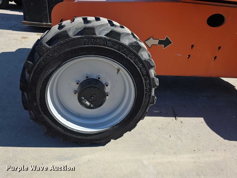 image for item FI0890 2017 JLG 660SJ boom lift