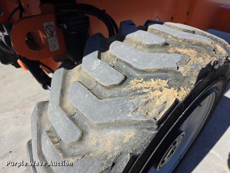 image for item FI0890 2017 JLG 660SJ boom lift