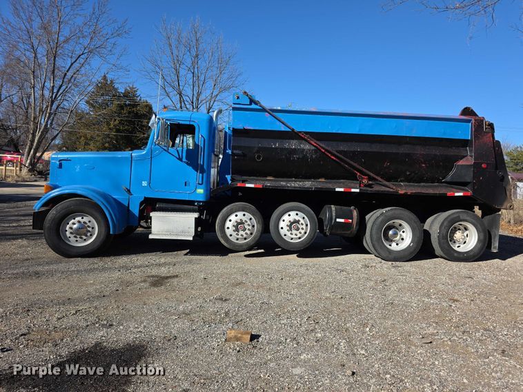image for item FI0897 1996 Peterbilt 357 dump truck