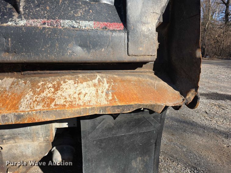 image for item FI0897 1996 Peterbilt 357 dump truck