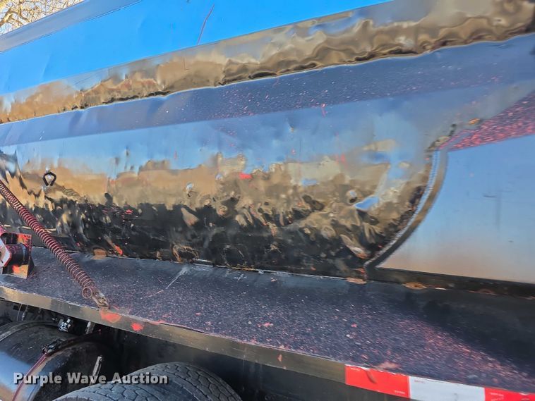 image for item FI0897 1996 Peterbilt 357 dump truck