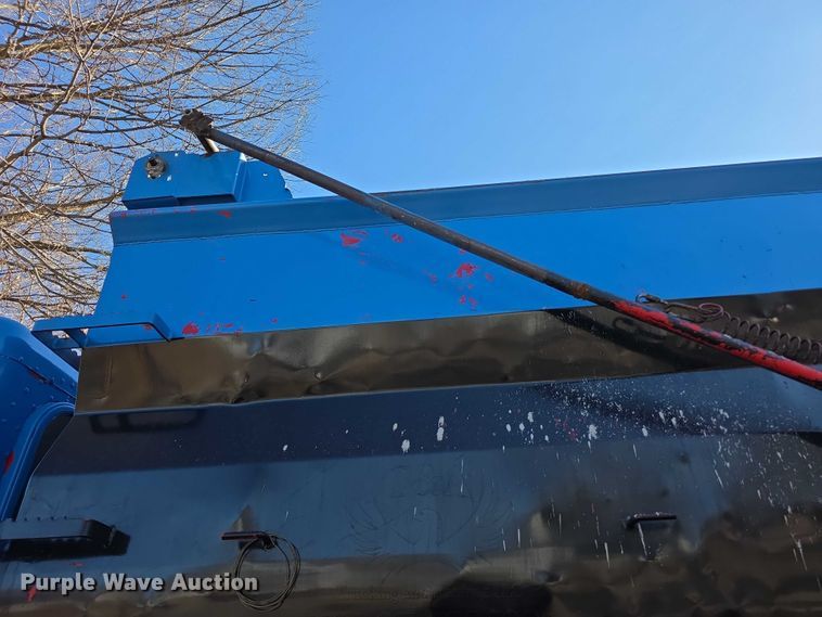 image for item FI0897 1996 Peterbilt 357 dump truck