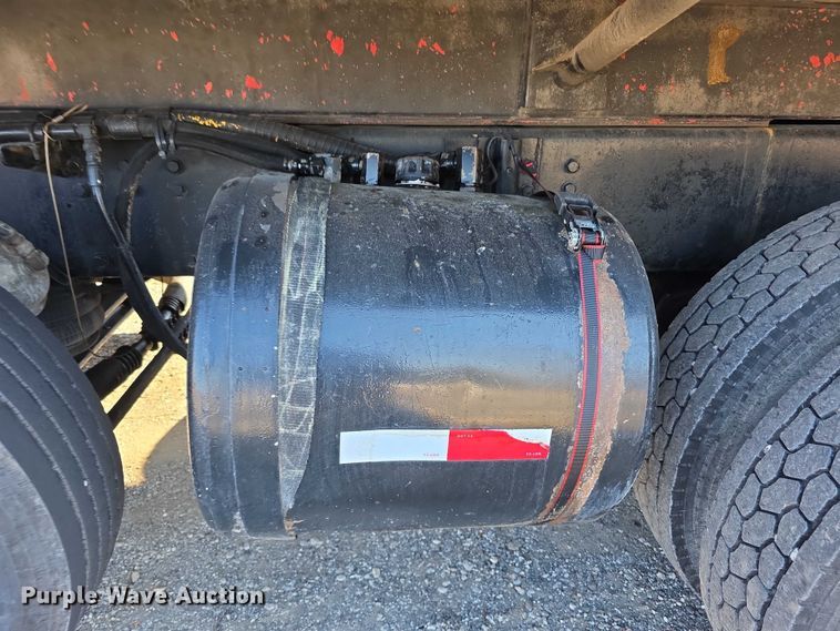 image for item FI0897 1996 Peterbilt 357 dump truck