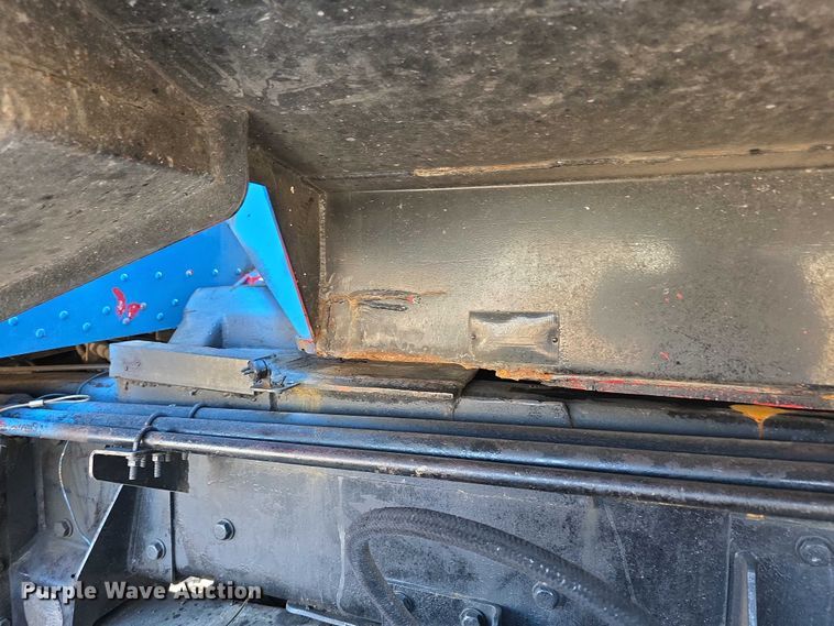 image for item FI0897 1996 Peterbilt 357 dump truck