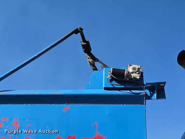 image for item FI0897 1996 Peterbilt 357 dump truck