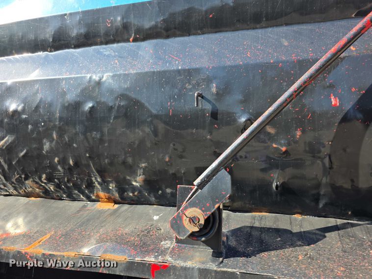 image for item FI0897 1996 Peterbilt 357 dump truck