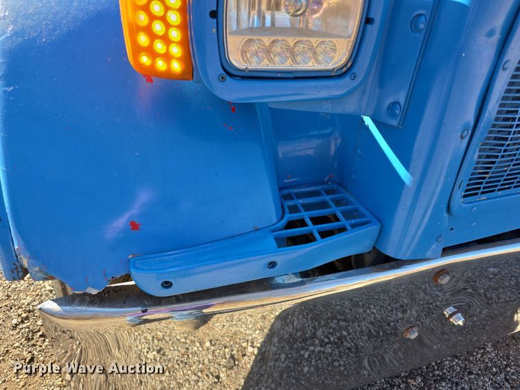 image for item FI0897 1996 Peterbilt 357 dump truck