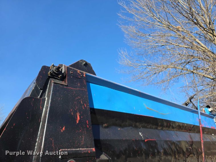 image for item FI0897 1996 Peterbilt 357 dump truck