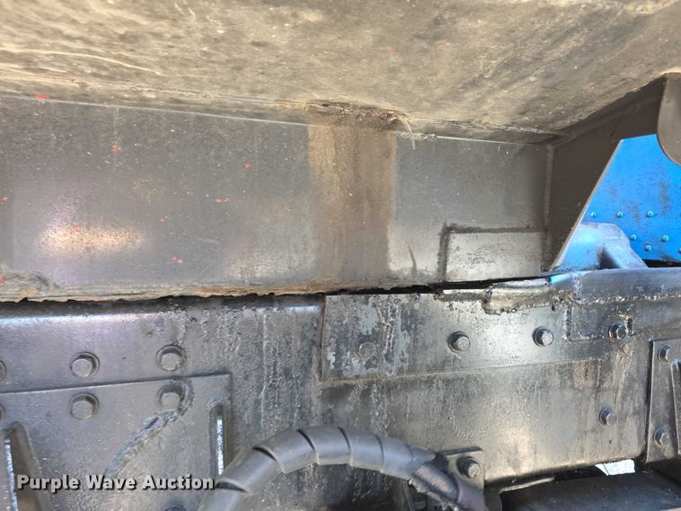 image for item FI0897 1996 Peterbilt 357 dump truck