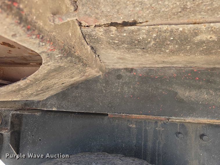 image for item FI0897 1996 Peterbilt 357 dump truck