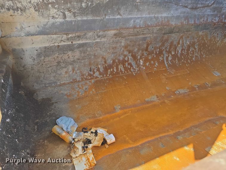 image for item FI0897 1996 Peterbilt 357 dump truck