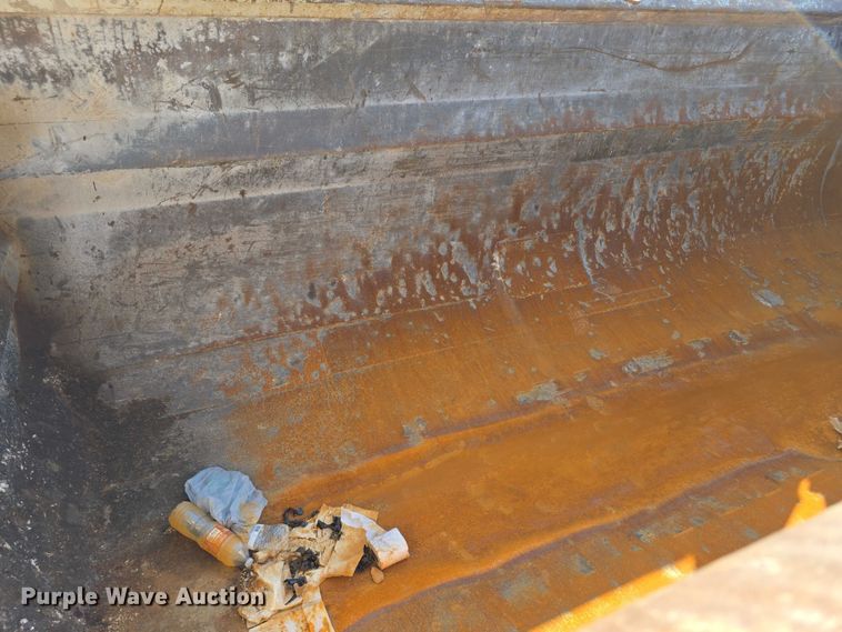 image for item FI0897 1996 Peterbilt 357 dump truck