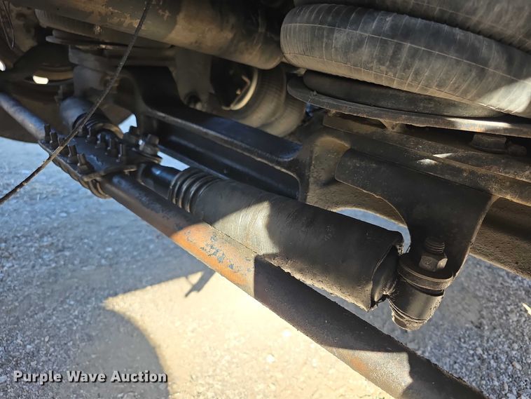 image for item FI0897 1996 Peterbilt 357 dump truck